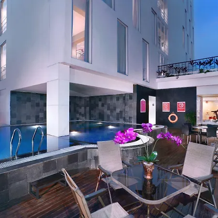 Fave Plus Hotel Palembang-3